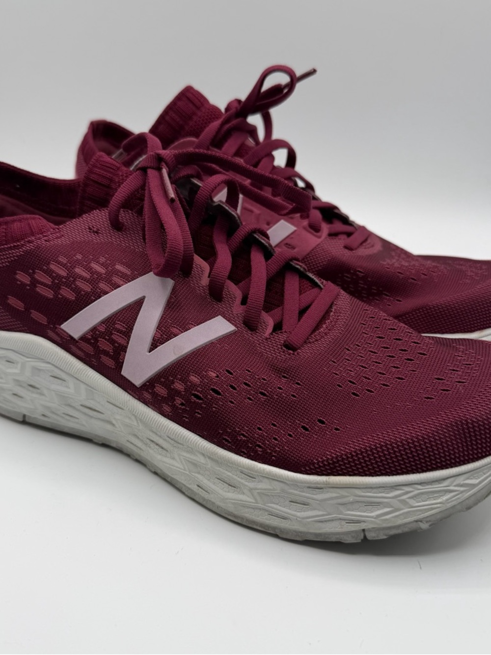 New Balance Fresh Foam Vongo v4 Womens 10 B Burgundy Stability Running Shoes